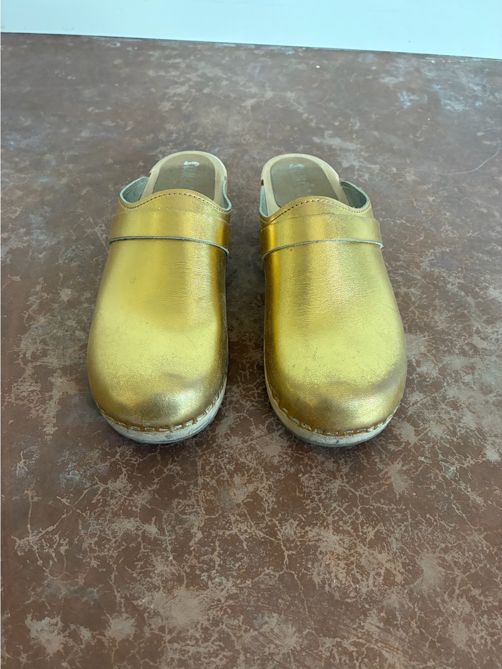 Sundgrens Womens Metallic Clogs